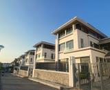 Cần bán gấp căn BT FLC Hạ Long. Giá chỉ hơn 9 tỷ. Lh: 0915 069 ***(e. Hương)