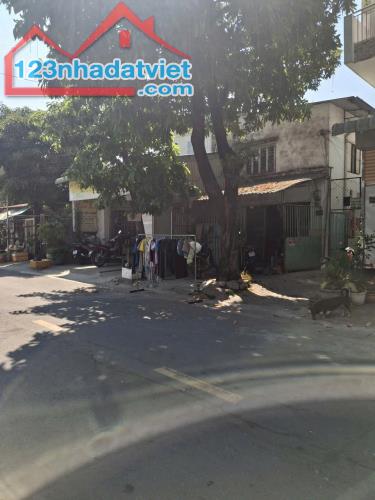 Bán dãy trọ Dĩ An,gần cty Kính Nổi, 140m2,đường nhựa 14M,giá đầu tư - 2