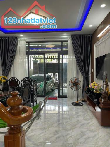 bán nhà 2 tầng mới vĩnh thạnh dt 92,5m2 bán 3tỷ950tr