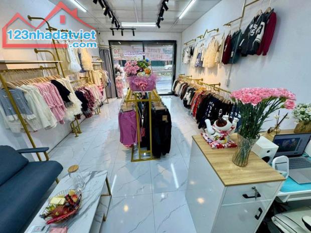 cần sang gấp mặt bằng vị trí siêu đẹp