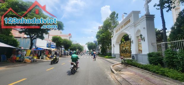 Cho thuê nhà Mặt Tiền NB Tân Hương 100m², 3TẦNG, 22Triệu, NGAY CẠNH CHỢ, NHÀ THỜ - 2