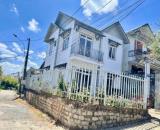 Bán gấp VILLA hai mặt tiền hẻm ô tô 5m Trần Quang Khải - 10,5 tỷ 200 m2