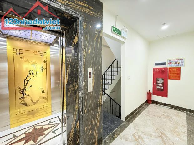 Bán nhà mặt phố Chùa Láng 100m2, 8T thang máy, MT6m kinh doanh 2 thoáng hiếm Đống Đa