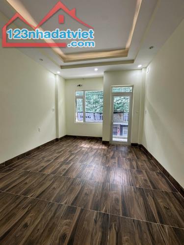 cần bán căn nhà 3 tầng KHU ĐÔ THỊ LÊ HỒNG PHONG 2GIÁ 7,75 TỶ