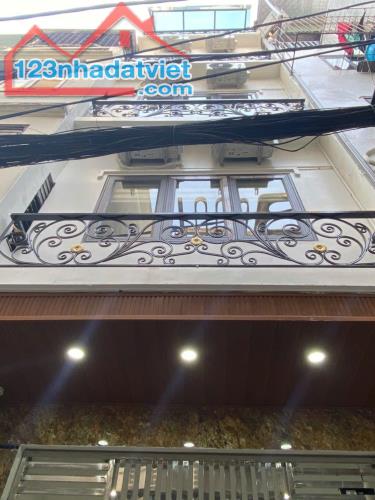 BÁN GẤP NHÀ MẶT PHỐ BẠCH MAI / 90 m2 , 12 PN - GIÁ CHÀO 24 TỶ