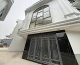 BÁN NHÀ 4 TỶ CHỦ CẮT LỖ CHỈ HƠN 2 TỶ TẠI PHƯỢNG ĐỒNG - PHỤNG CHÂU GẦN ĐẠI HỌC TDTT