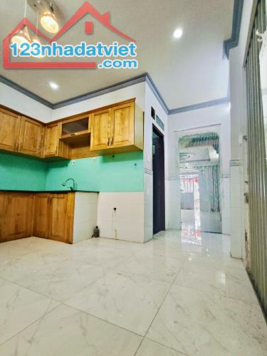 BÁN NHÀ SÁT HXH DƯƠNG BÁ TRẠC P2 Q8 - 4.1X13.5 - 54M2 - NHỈNH 6 TỶ- GỌI NGAY 0784968131 - 3