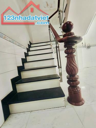 BÁN NHÀ SÁT HXH DƯƠNG BÁ TRẠC P2 Q8 - 4.1X13.5 - 54M2 - NHỈNH 6 TỶ- GỌI NGAY 0784968131 - 5