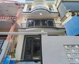 BÁN NHÀ 3 TỶ 680 TRIỆU, NGÕ NÔNG SAU 1 NHÀ MẶT ĐƯỜNG TRẦN THÁI TÔNG, Ô TÔ ĐỖ CỬA, 68 M2 x