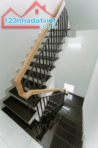 ►  GÀ ĐẺ TRỨNG VÀNG MẶT TIỀN GÒ VẤP: LƯỢM ĐỀU TAY 280 TRIỆU/THÁNG – ĐỐI DIỆN CHỢ HẠNH - 1