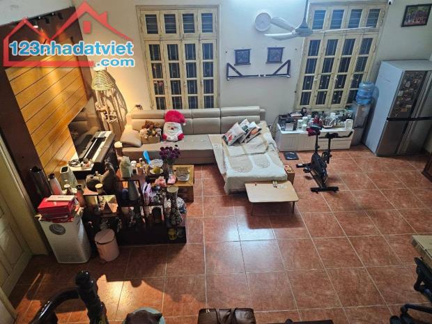 Bán nhà mặt phố Thuốc Bắc, 90m2, 4 tầng, mặt tiền 3.3m, 56.5 tỉ, dòng tiền 130 tr/th - 2