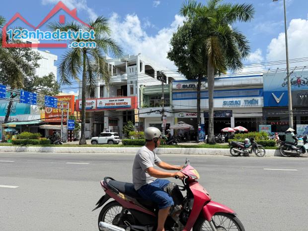 Bán đất tặng nhà trệt mặt tiền đường 3 tháng 2, phường Tân An, Cần thơ - 12.5 tỷ - 2