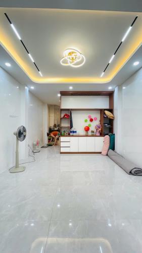 Đi định cư, bán gấp nhà Phú Hòa, 42m², mới tinh, tặng nội thất, gần Chợ Tân Bình, 5.x tỷ