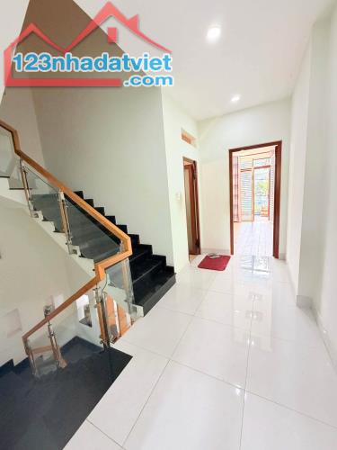 Nhà 4 tầng xe hơi đậu cửa, Trường Chinh, Quận 12, 4.95 tỷ - 4