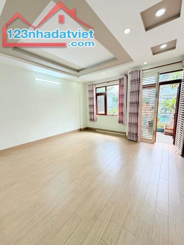 Nhà 4 tầng xe hơi đậu cửa, Trường Chinh, Quận 12, 4.95 tỷ - 5