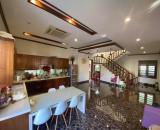 Bán gấp căn biệt thự biển cột 5. Giá siêu hời LH: 0915069737