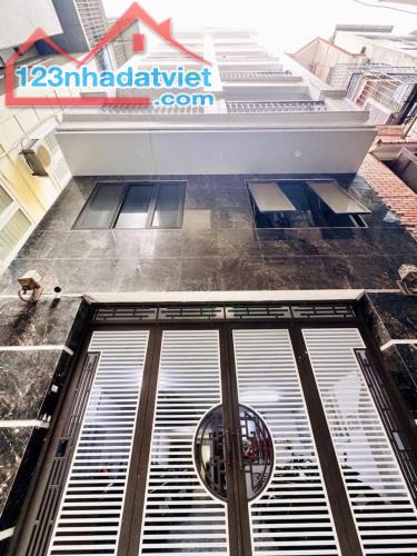 Cầu Giấy - Toà 25+1 căn hộ lô góc 140m² MT 6m - 40m ra mặt phố - TM - Dòng tiền 2 tỷ
