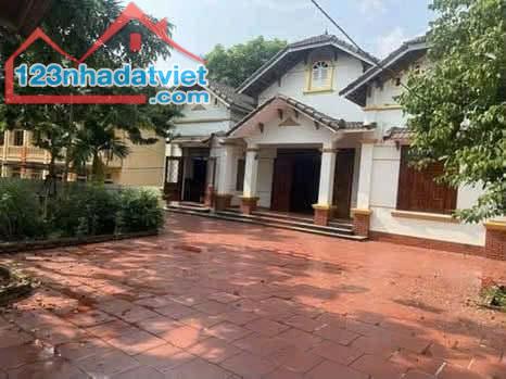 Chính chủ bán đất 623m2 Kim Long, Tam Dương - Tặng biệt thự mặt sàn 200m2 - Ô tô vào đất