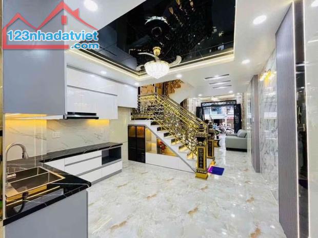 Bán nhà mặt t.i.ề.n đường Hưng Phú P.8 Q.8. Diện tích 57m2. Kết cấu 4 tầng 5PN 7WC. - 4