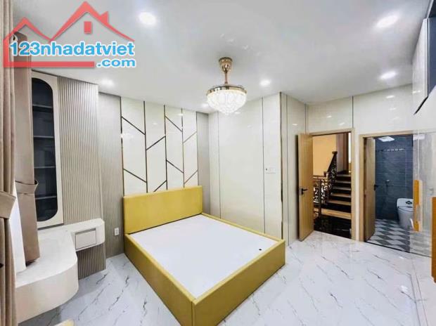Bán nhà mặt t.i.ề.n đường Hưng Phú P.8 Q.8. Diện tích 57m2. Kết cấu 4 tầng 5PN 7WC. - 5
