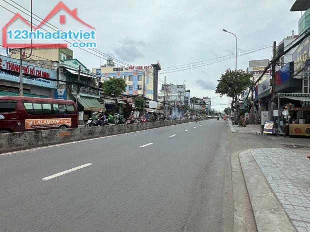Bán Khách sạn 2 mặt tiền Hà Huy Giáp 5 lầu 16P ngang 4.5m 90m2 giáp Gò Vấp nhỉnh 15 tỷ. - 1