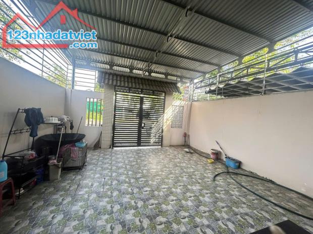 CHÍNH CHỦ CẦN BÁN NHÀ 2 MẶT TIỀN KHU CHỢ ĐÊM Thị trấn Định Quán, Đồng Nai - 1