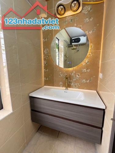 💥TẬP THỂ TẦNG 4 _ UY NỖ ĐÔNG ANH 40m2 - 1PN, khách, bếp, wc - Giá : hơn 1 tỷ có thương lư - 3