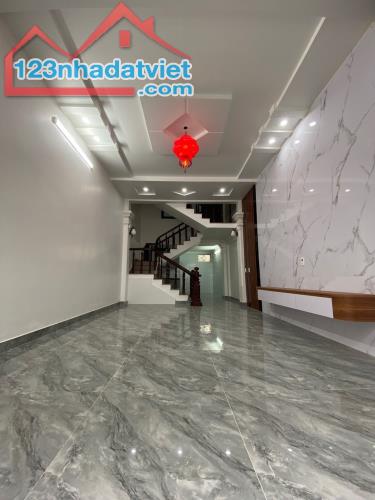 kiều sơn,ngõ nông rộng mênh mông ,ô tô ngủ trong nhà ,2 mặt thoáng  mát  ở sướng