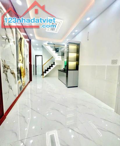 BÁN NHÀ MẶT PHỐ NGUYỄN HỮU HUÂN - HOÀN KIẾM – LÔ GÓC – 66M2 – MT 6M – GIÁ 137 TỶ
