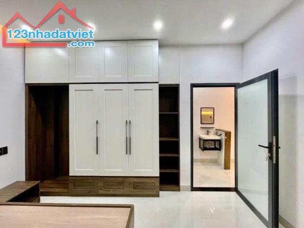 Ngay Gần Đồng Khởi, Nhà xây cho con trai ở giờ chuyển công tác nên bán gấp - 3