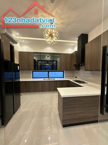 BÁN NHÀ HÀ ĐÔNG 38M - 5 TẦNG SIÊU ĐẸP NHỈNH 5 TỶ - MẶT TIỀN RỘNG