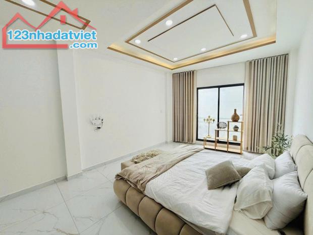 NHÀ ĐẸP 5 TẦNG NƠ TRANG LONG BÌNH THẠNH - HẺM Ô TÔ - SỔ VUÔNG - 9 TỶ - 2