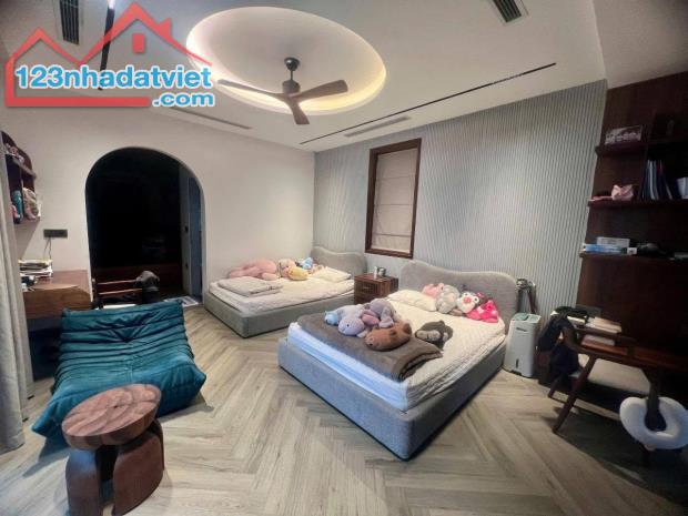 Ngọc Thụy – Biệt Thự Mặt Phố Sân Vườn 581/757M², 3 Tầng, MT 17M, Lô Góc 2 Mặt Tiền, 98 Tỷ - 3