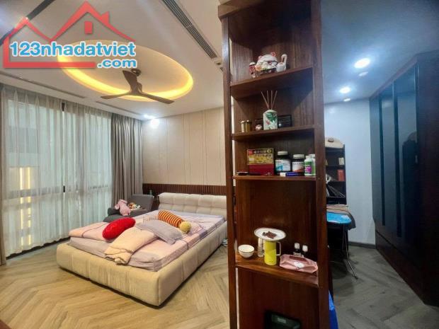 Ngọc Thụy – Biệt Thự Mặt Phố Sân Vườn 581/757M², 3 Tầng, MT 17M, Lô Góc 2 Mặt Tiền, 98 Tỷ - 9