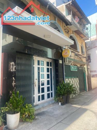 Góc cho thuê, shophouse hẻm 261 Trần Hưng Đạo: 4x16m, 1 trệt+1 lửng giá 15tr/ tháng