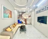 Cho thuê nhà nguyên căn phố Văn Cao, DT:80m2, 5 ngủ khép kín.