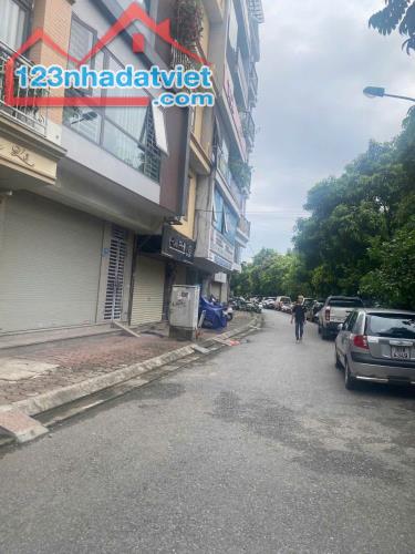 CHO THUÊ NHÀ NGÕ 1XX TRƯỜNG CHINH – ĐỐNG ĐA  45M² × 7 TẦNG  MT 6M  THANG MÁY  28