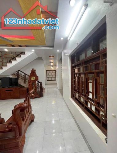 🏠 NHÀ 4 TẦNG LÔ GÓC – TỔ 5 GIA THƯỢNG ĐỂ LẠI FULL NỘI THẤT CAO CẤP