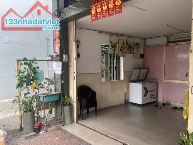 Bán rẻ nhà vị trí đẹp 6 x 14m mặt tiền Hưng Phú F9Q8 TP.HCM - 3