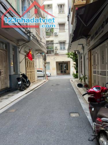 nhà phân lô phố Nghĩa Đô 35m2 x 4t giá 12.8ty 0382276666 - 2